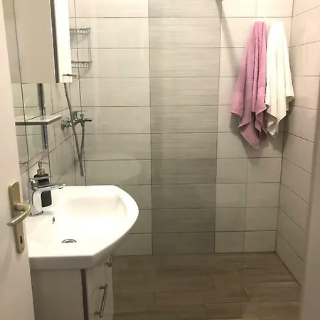 Garden Apartment Komiza