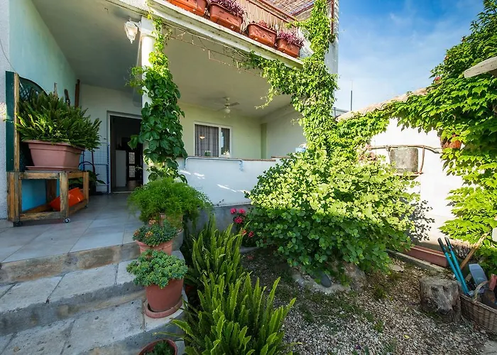 Garden Komiža